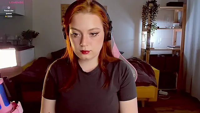 Sofy Benson online show from September 2025 02:01:02 PM