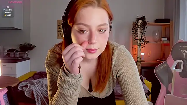 Sofy Benson online show from October 2025 12:28:02 PM