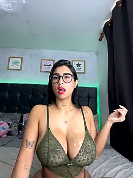 lovely violet13 online show from November 2025 02:38:01 PM