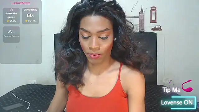 Snapshot of NAHOMMY_SEXY chatting on October 2025 08:37:02 AM NAHOMMY SEXY online show from October 2025 08:37:02 AM