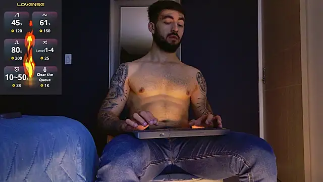 Snapshot of MarkWalker__ chatting on November 2025 10:14:01 AM MarkWalker online show from November 2025 10:14:01 AM