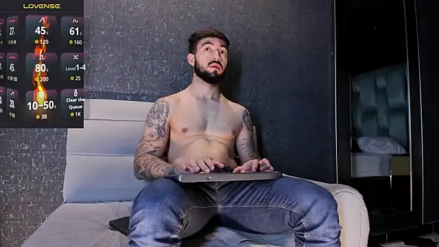 Snapshot of MarkWalker__ chatting on November 2025 10:05:01 AM MarkWalker online show from November 2025 10:05:01 AM