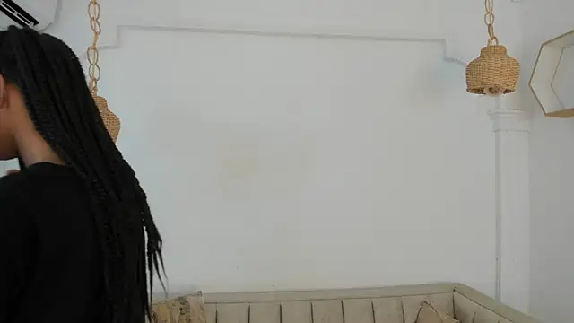 kristyl paez online show from October 2025 07:04:01 PM