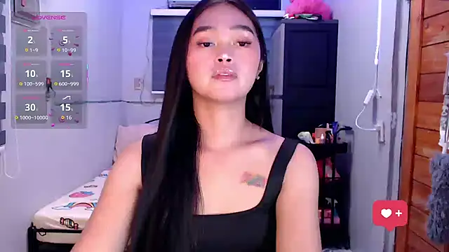 Snapshot of Itsme_claire chatting on October 2025 10:13:02 PM Itsme claire online show from October 2025 10:13:02 PM