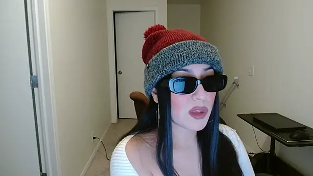 Snapshot of Sassy_Latina chatting on December 2025 04:12:02 AM Sassy Latina online show from December 2025 04:12:02 AM