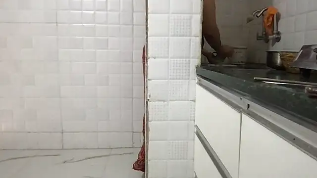 Snapshot of Riyasingh9 chatting on March 2025 04:05:01 AM Riyasingh9 online show from March 2025 04:05:01 AM