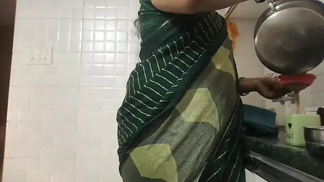 Snapshot of Riyasingh9 chatting on February 2025 03:14:02 AM Riyasingh9 online show from February 2025 03:14:02 AM