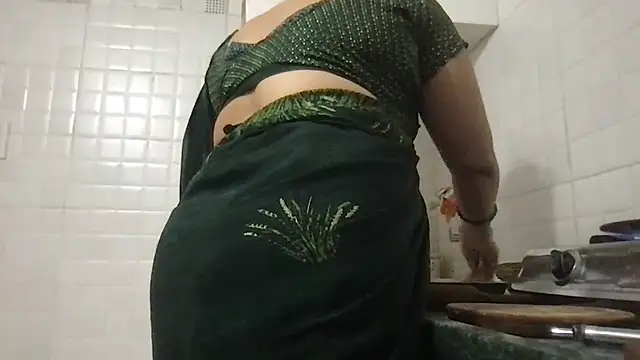 Snapshot of Riyasingh9 chatting on March 2025 04:20:02 AM Riyasingh9 online show from March 2025 04:20:02 AM