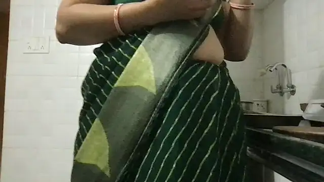 Snapshot of Riyasingh9 chatting on February 2025 03:55:02 AM Riyasingh9 online show from February 2025 03:55:02 AM