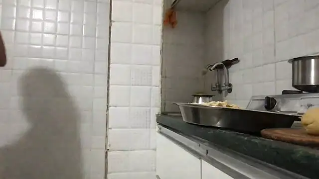 Snapshot of Riyasingh9 chatting on March 2025 04:30:02 AM Riyasingh9 online show from March 2025 04:30:02 AM