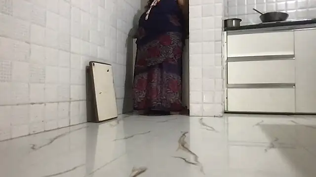 Snapshot of Riyasingh9 chatting on September 2025 03:34:02 AM Riyasingh9 online show from September 2025 03:34:02 AM