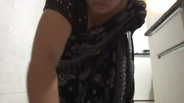 Snapshot of Riyasingh9 chatting on October 2025 03:32:01 AM Riyasingh9 online show from October 2025 03:32:01 AM