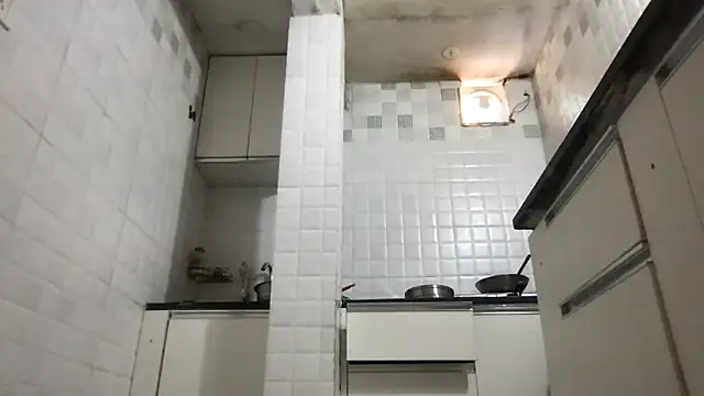 Riyasingh9 online show from November 2025 04:56:02 AM