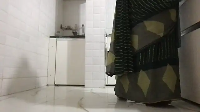 Snapshot of Riyasingh9 chatting on November 2025 04:16:02 AM Riyasingh9 online show from November 2025 04:16:02 AM