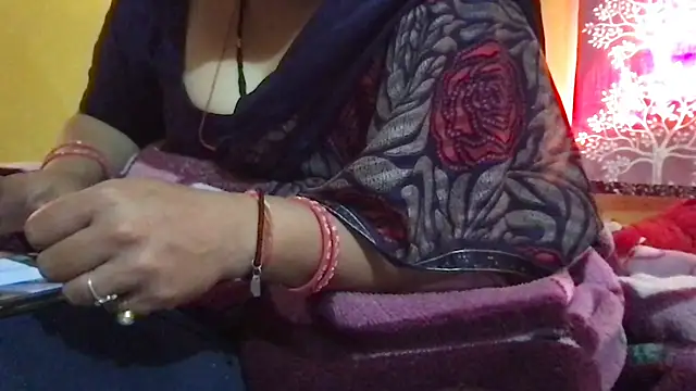 Snapshot of Riyasingh9 chatting on November 2025 04:38:02 AM Riyasingh9 online show from November 2025 04:38:02 AM