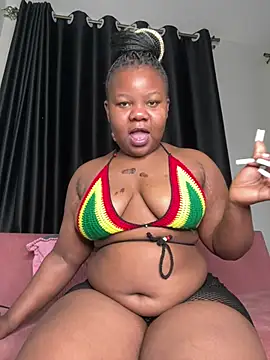 Snapshot of ThickyMel chatting on June 2026 04:32:01 AM ThickyMel online show from June 2026 04:32:01 AM