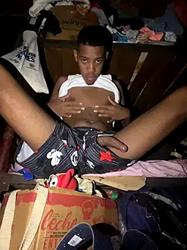 Snapshot of tonny_sexxxx chatting on November 2025 06:13:02 AM tonny sexxxx online show from November 2025 06:13:02 AM