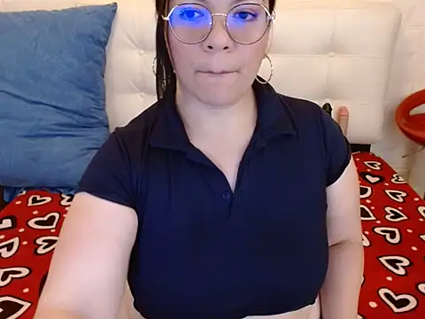 Snapshot of Angiee_BBW chatting on October 2025 06:52:02 PM Angiee BBW online show from October 2025 06:52:02 PM