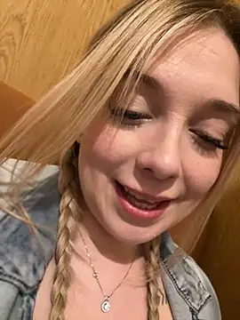 CherryAuroraa online show from January 2025 08:18:01 PM