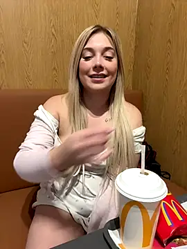 CherryAuroraa online show from December 2025 02:17:01 PM