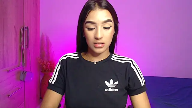 Snapshot of GiltRosebush chatting on January 2025 11:18:02 PM GiltRosebush online show from January 2025 11:18:02 PM