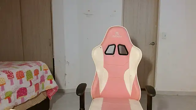 Snapshot of GiltRosebush chatting on January 2026 08:24:01 PM GiltRosebush online show from January 2026 08:24:01 PM