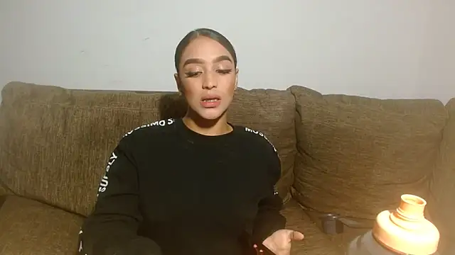 Snapshot of GiltRosebush chatting on February 2026 08:53:02 PM GiltRosebush online show from February 2026 08:53:02 PM