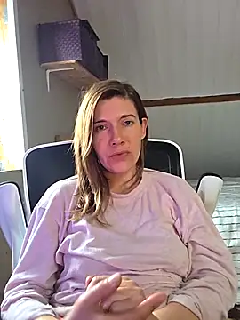 Snapshot of Lina_lou4 chatting on December 2025 09:11:01 AM Lina lou4 online show from December 2025 09:11:01 AM