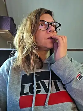 Snapshot of Lina_lou4 chatting on February 2026 10:02:02 AM Lina lou4 online show from February 2026 10:02:02 AM