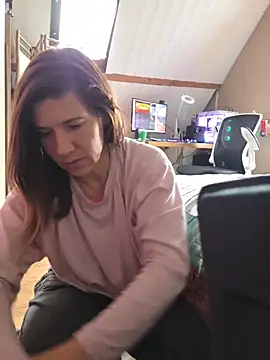 Snapshot of Lina_lou4 chatting on December 2025 10:07:02 AM Lina lou4 online show from December 2025 10:07:02 AM