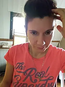 Snapshot of Lina_lou4 chatting on February 2025 03:27:01 PM Lina lou4 online show from February 2025 03:27:01 PM