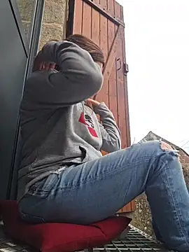 Snapshot of Lina_lou4 chatting on January 2026 01:37:02 PM Lina lou4 online show from January 2026 01:37:02 PM