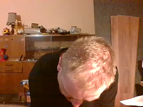 82liska online show from February 2026 04:51:01 PM