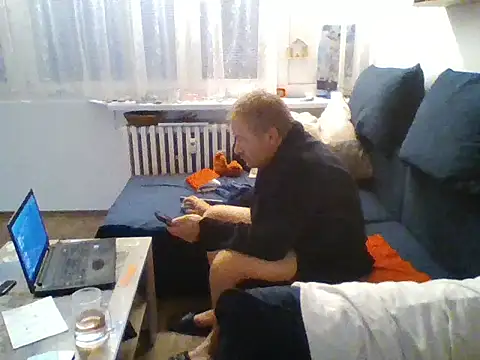82liska online show from June 2026 07:37:02 PM