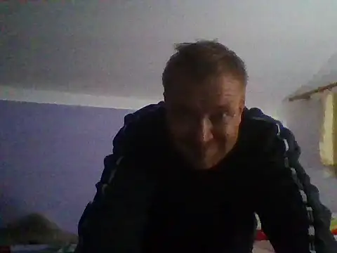 82liska online show from May 2026 02:37:01 AM
