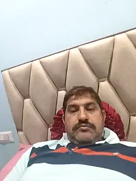 Amandev7 online show from March 2026 06:20:02 PM