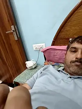 Amandev7 online show from April 2026 04:41:02 AM