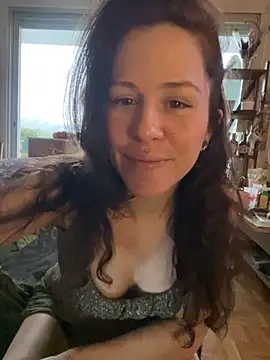 SuzieWanKenobi online show from September 2025 03:17:02 PM