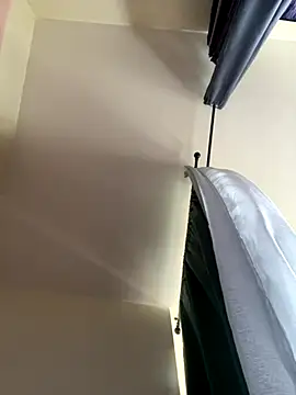 SuzieWanKenobi online show from September 2025 10:37:01 AM