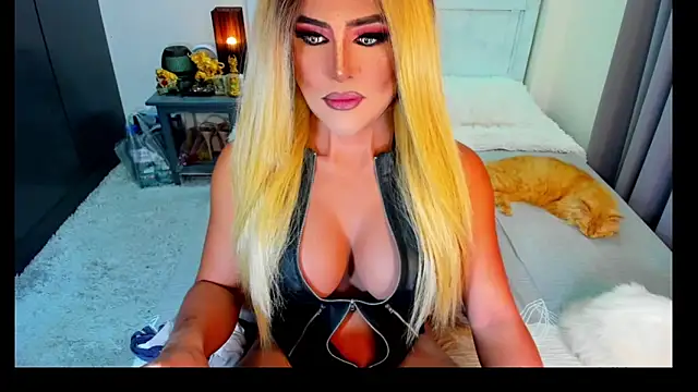Snapshot of MissNaughtyTyra chatting on June 2026 11:46:01 PM MissNaughtyTyra online show from June 2026 11:46:01 PM