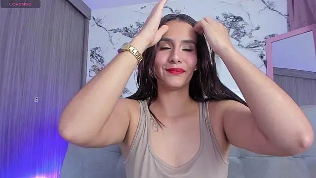 Annaross2 online show from March 2026 06:48:01 PM