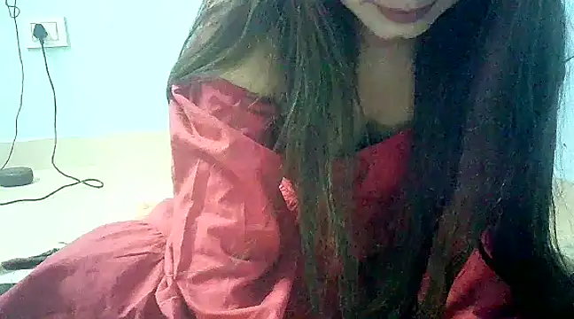 Snapshot of lovelydesi21 chatting on January 2025 01:36:02 PM lovelydesi21 online show from January 2025 01:36:02 PM