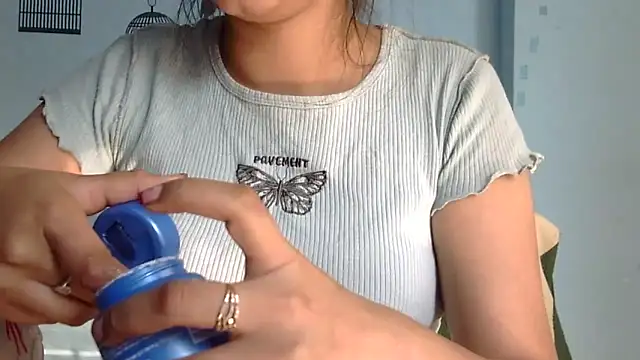 lovelydesi21 online show from November 2025 04:49:02 AM