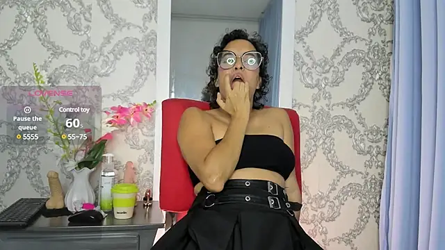Snapshot of sharonshow chatting on January 2025 03:44:01 PM sharonshow online show from January 2025 03:44:01 PM