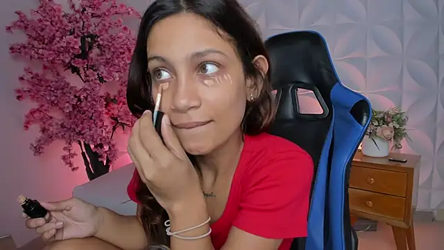 cora 22 online show from November 2025 12:31:01 PM