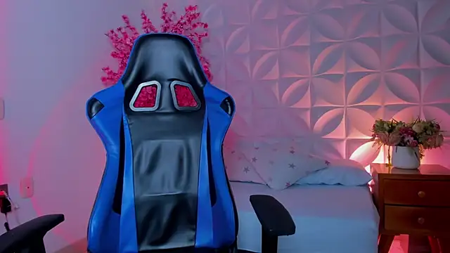 cora 22 online show from November 2025 01:04:02 PM