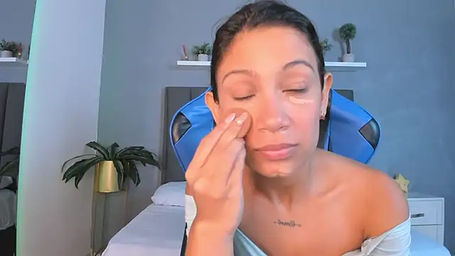 cora 22 online show from October 2025 12:48:01 PM