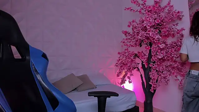 Snapshot of cora_22 chatting on March 2026 01:14:01 PM cora 22 online show from March 2026 01:14:01 PM