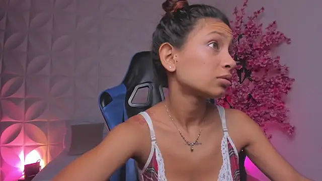 Snapshot of cora_22 chatting on March 2026 12:54:01 PM cora 22 online show from March 2026 12:54:01 PM