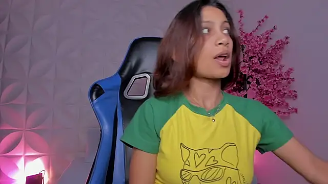 Snapshot of cora_22 chatting on March 2026 12:57:01 PM cora 22 online show from March 2026 12:57:01 PM